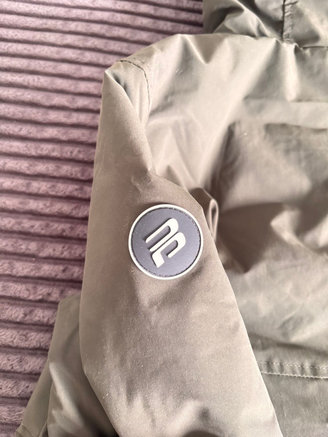 Pullandbear kanguru mont — görsel 4/7