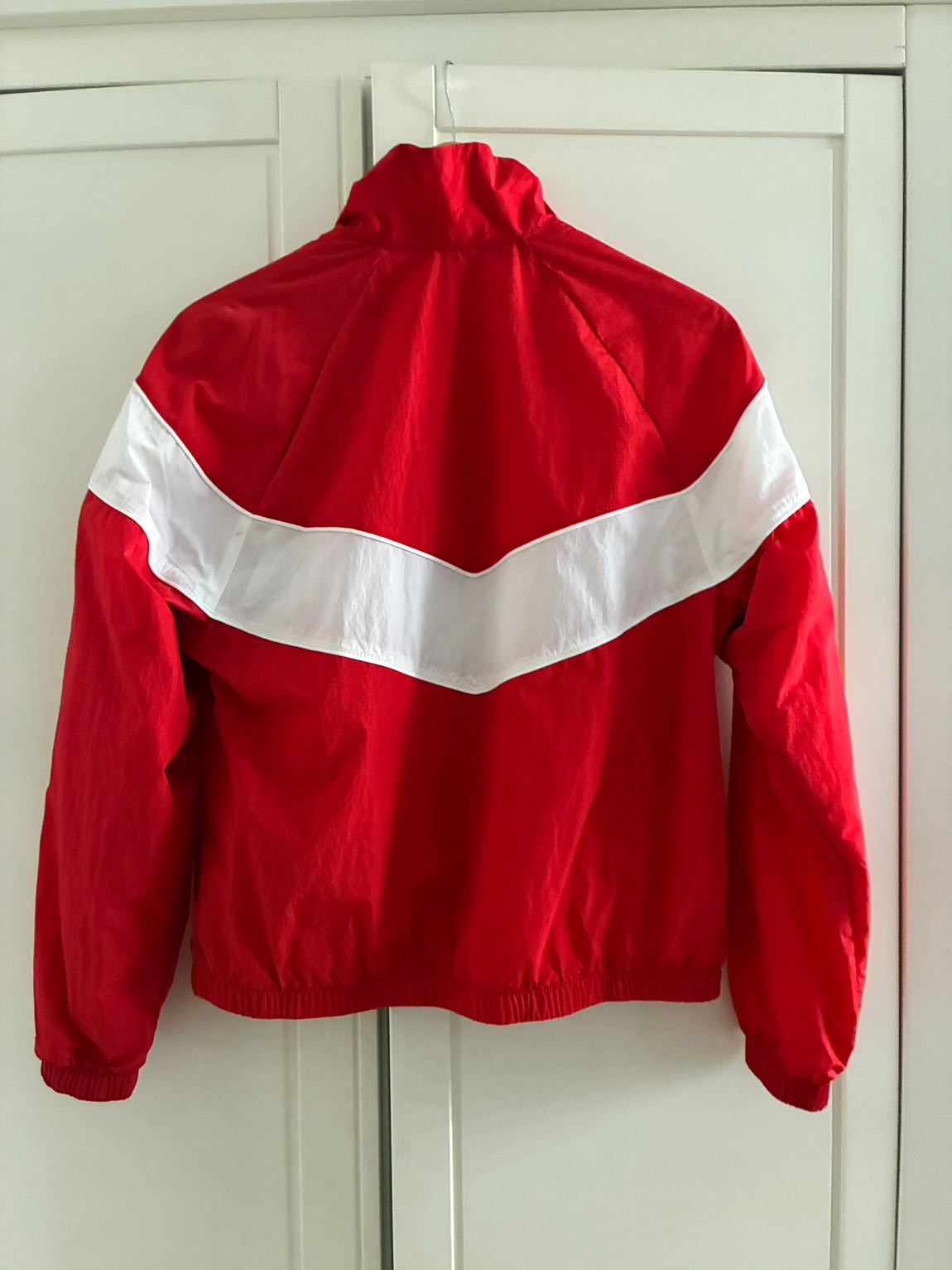 Nike Kırmızı Spor Mont — görsel 3/4