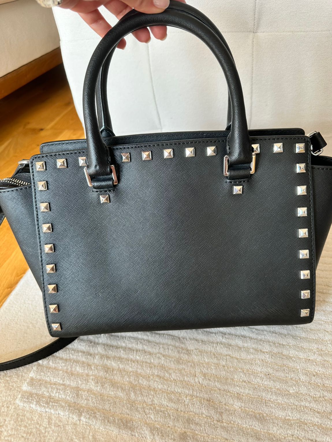Michael kors siyah zımbalı çanta — görsel 5/6