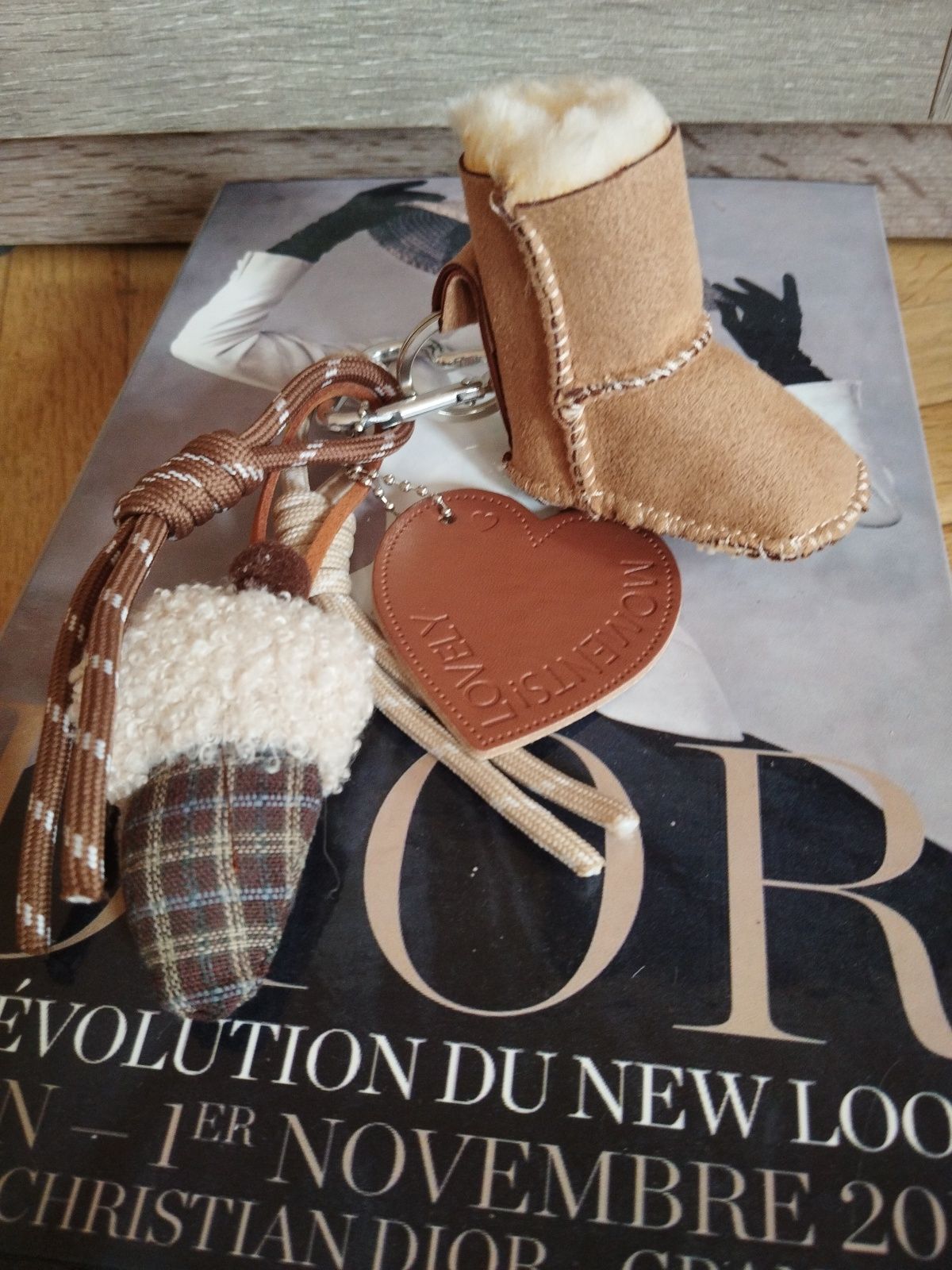 Ugg botlu çanta süsü — görsel 3/6
