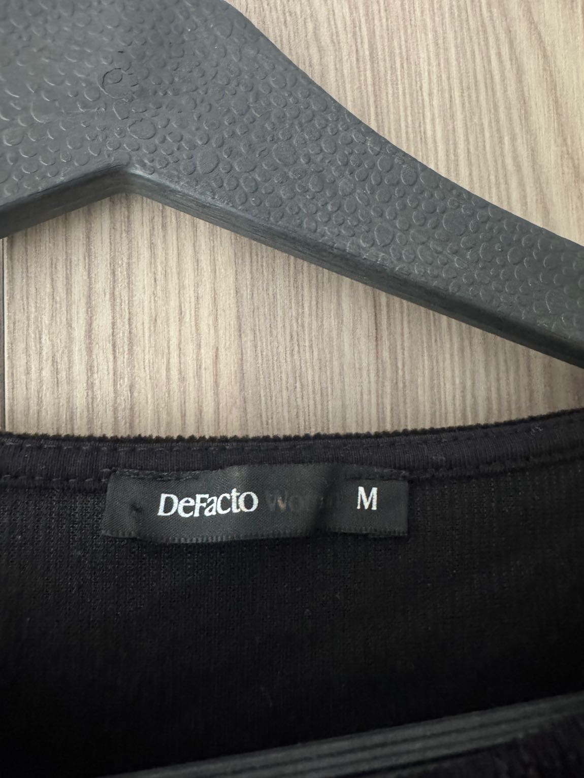 DeFacto Siyah Kadife Mini Elbise — görsel 2/4