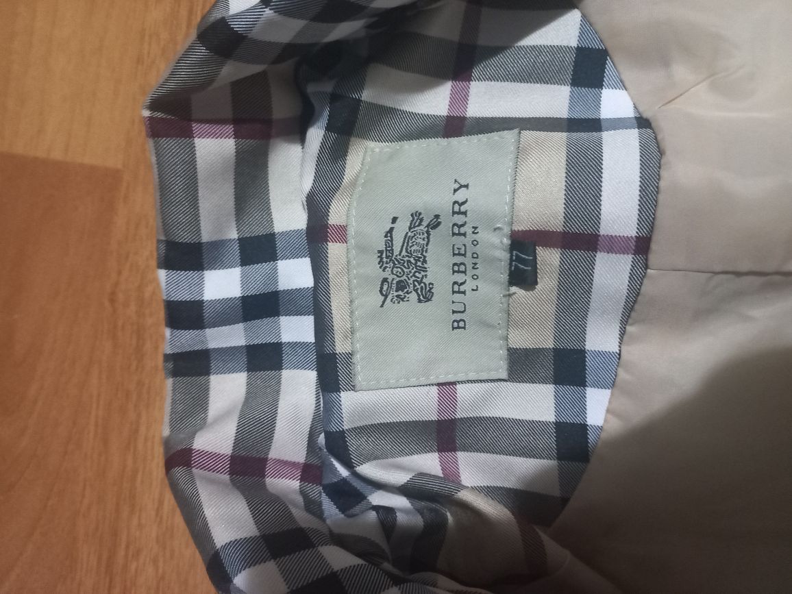 Burberry yağmurluk — görsel 4/5