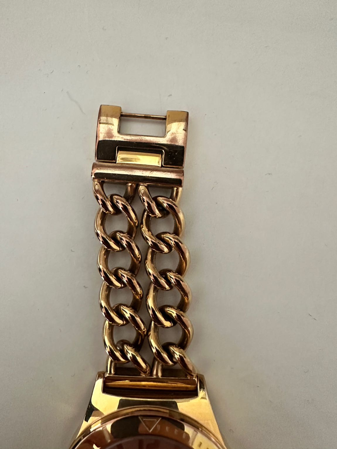 Guess saat — görsel 3/8