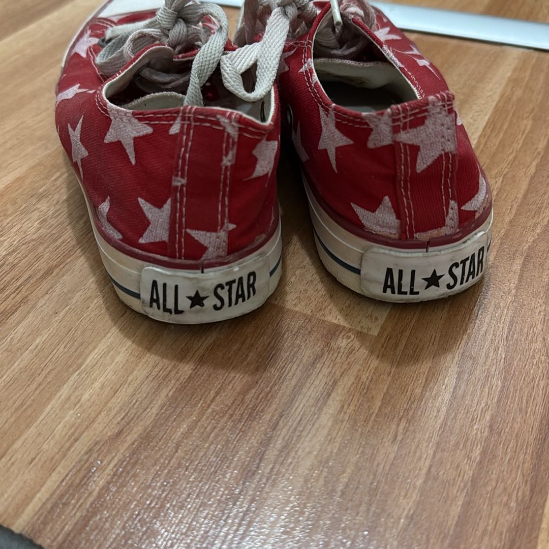 Kırmızı Yıldız Desenli Converse Spor Aya — görsel 2/4