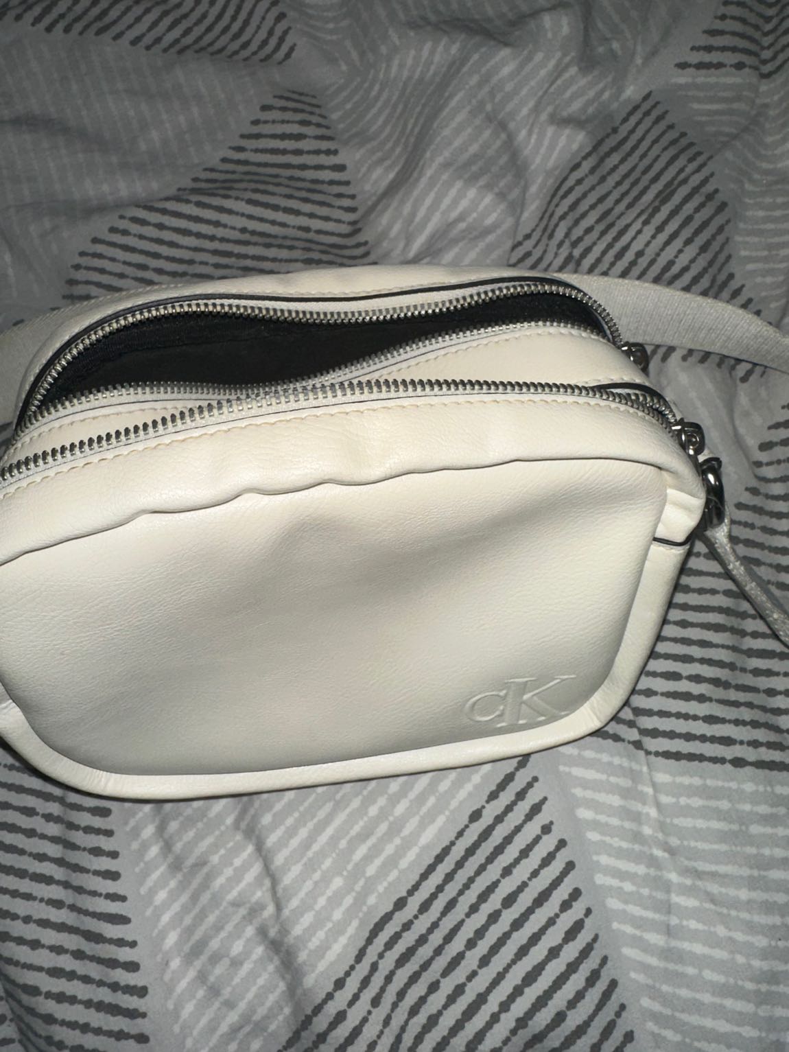 Calvin klein krem rengi orijinal çanta — görsel 2/6