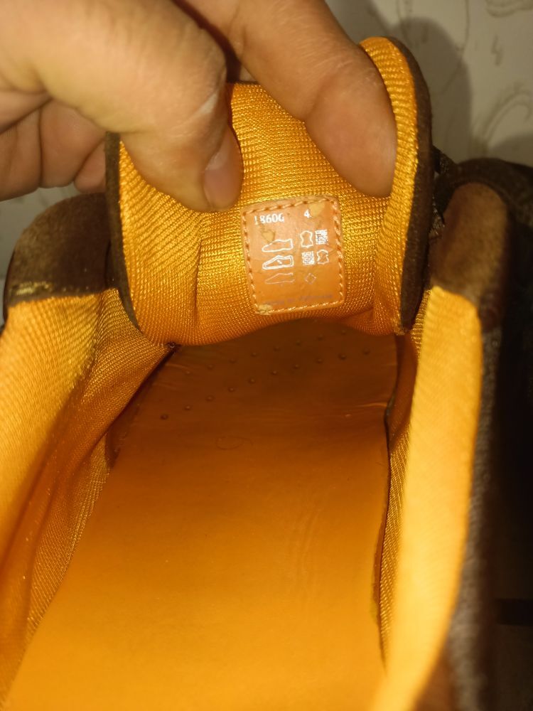 hugo boss deri — görsel 7/8