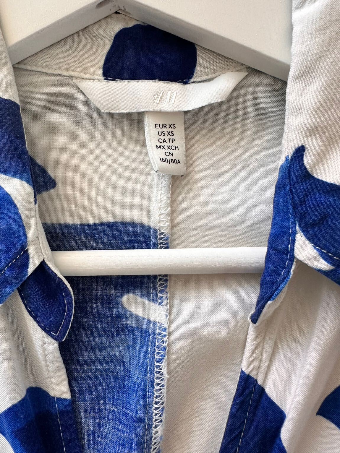 H&M Beyaz Mavi Desenli Elbise — görsel 3/4