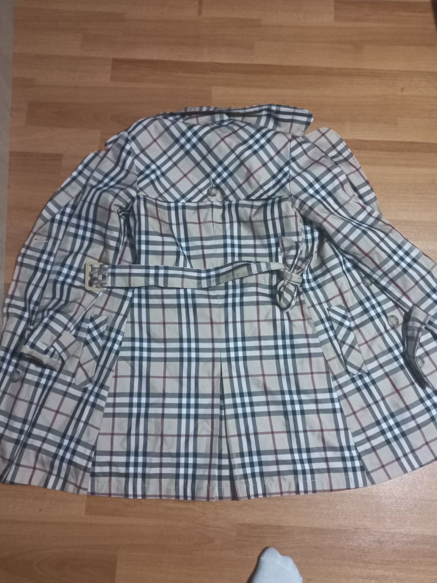 Burberry yağmurluk — görsel 2/5