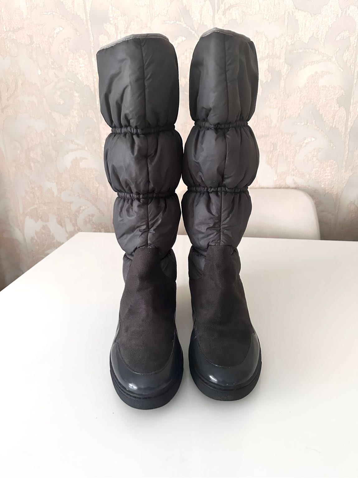 Guess — görsel 2/8