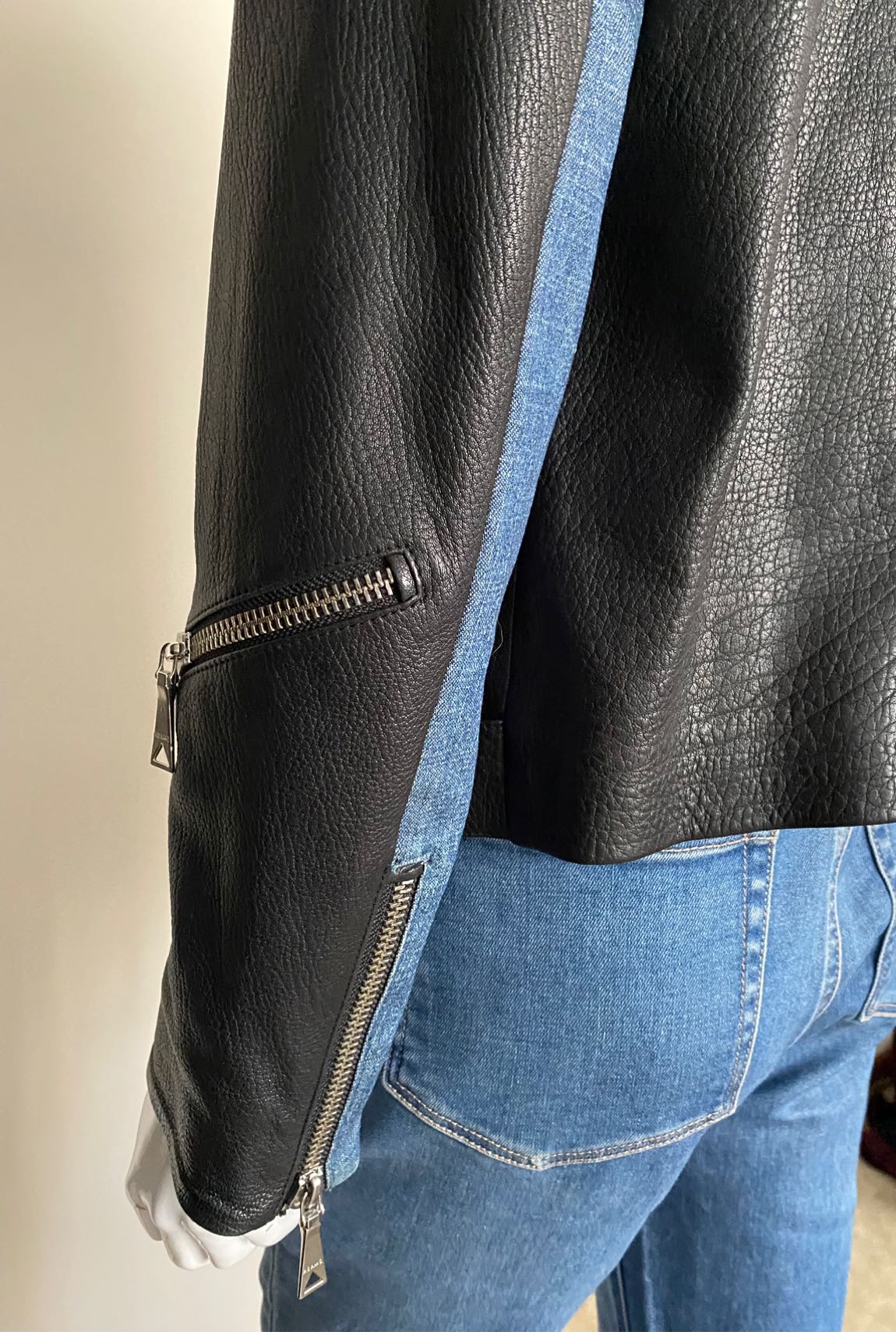 Adamo, gerçek deri biker — görsel 8/8