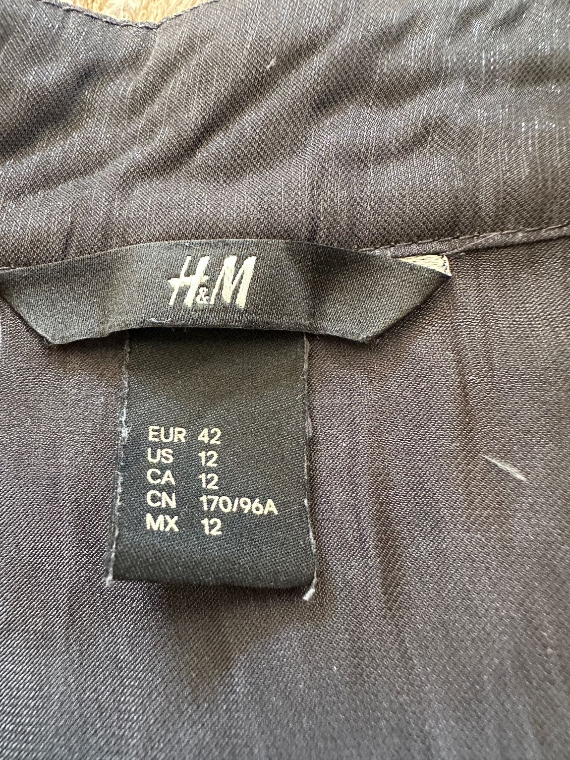 H&M Siyah Parlak Kumaşlı Gömlek — görsel 3/7