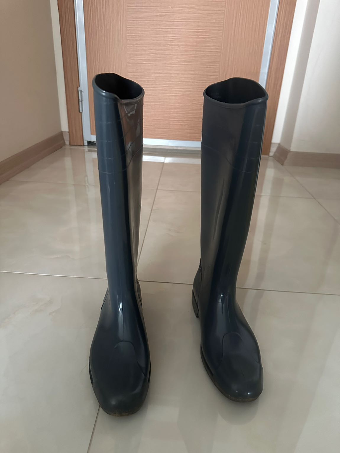 Armani yağmur çizmesi — görsel 4/5