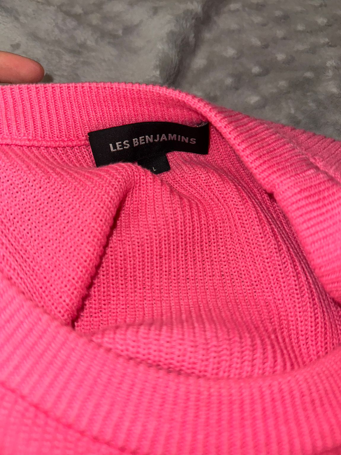 Les benjamins pembe kazak — görsel 4/8
