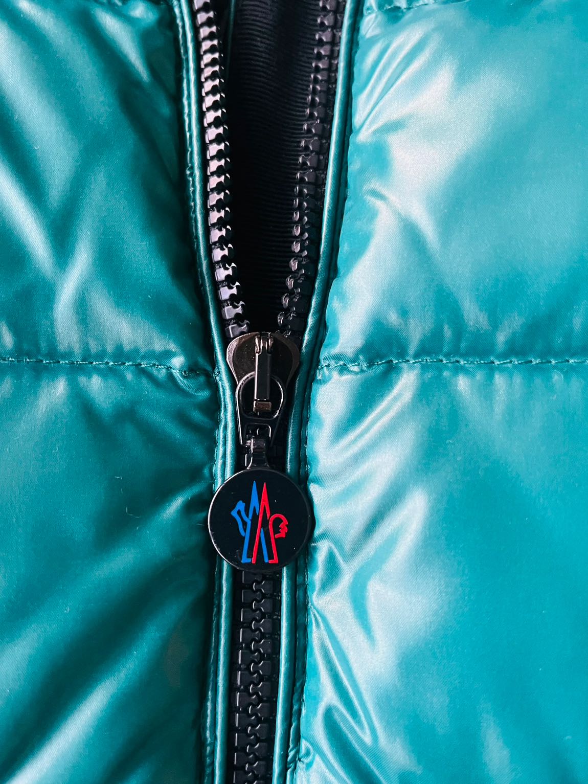 Moncler mont — görsel 4/8