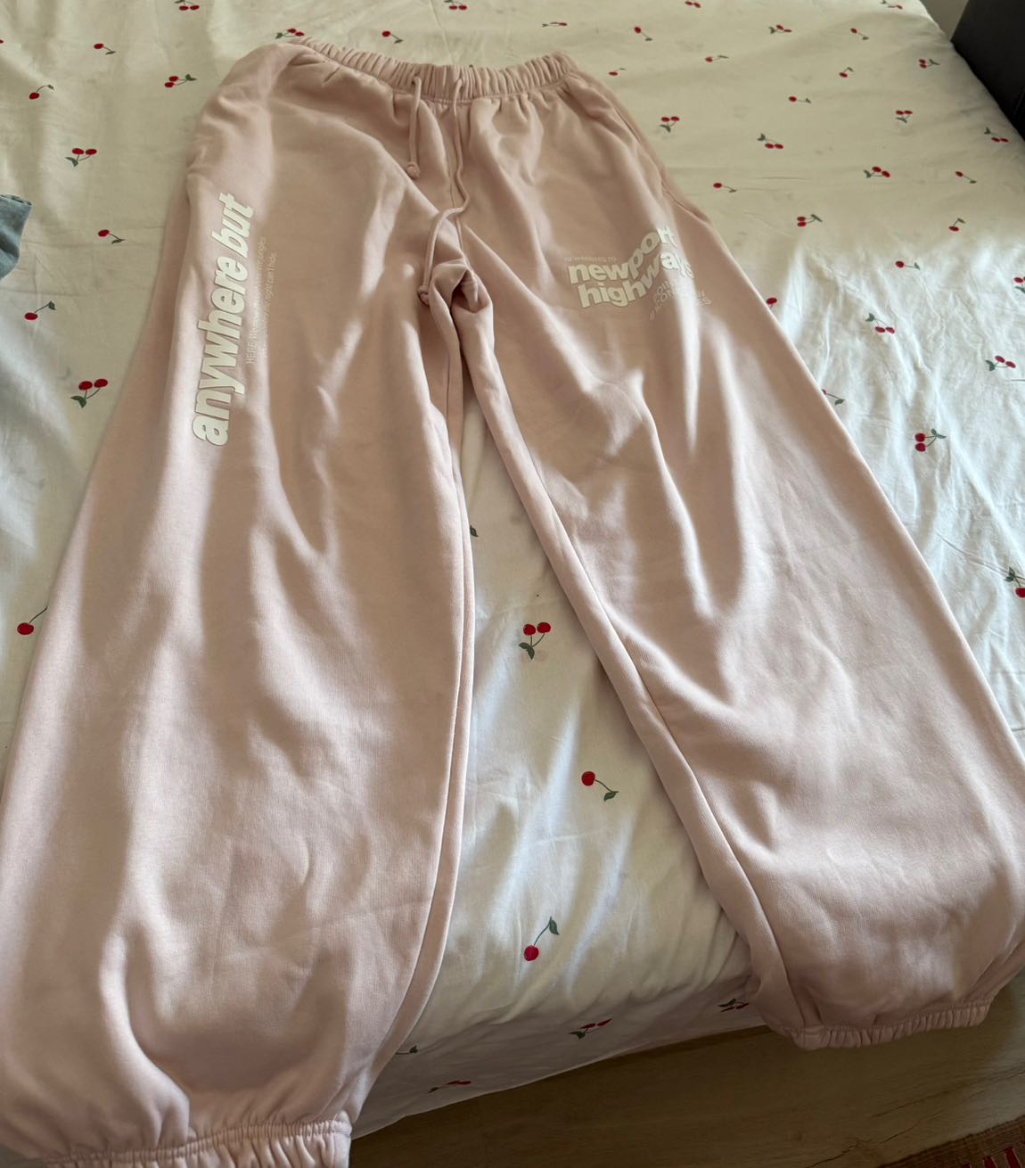 Bershka pudra yazılı oversize eşofman — görsel 2/3