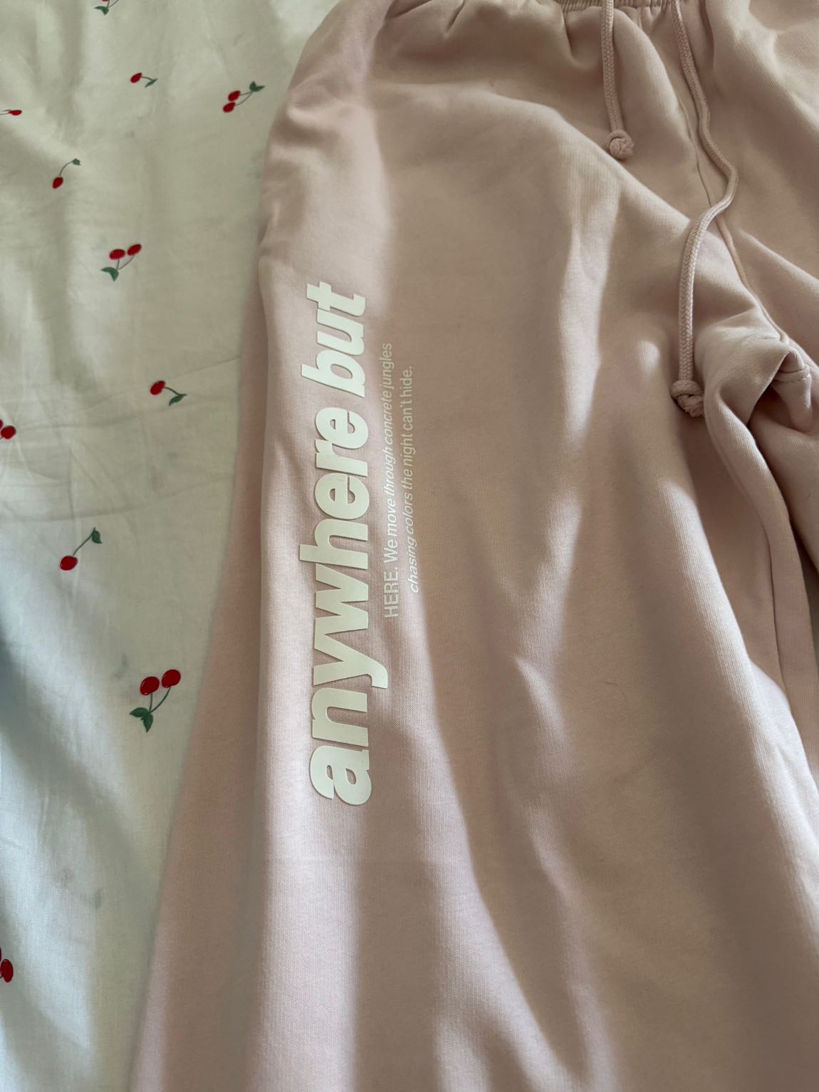 Bershka pudra yazılı oversize eşofman — görsel 3/3