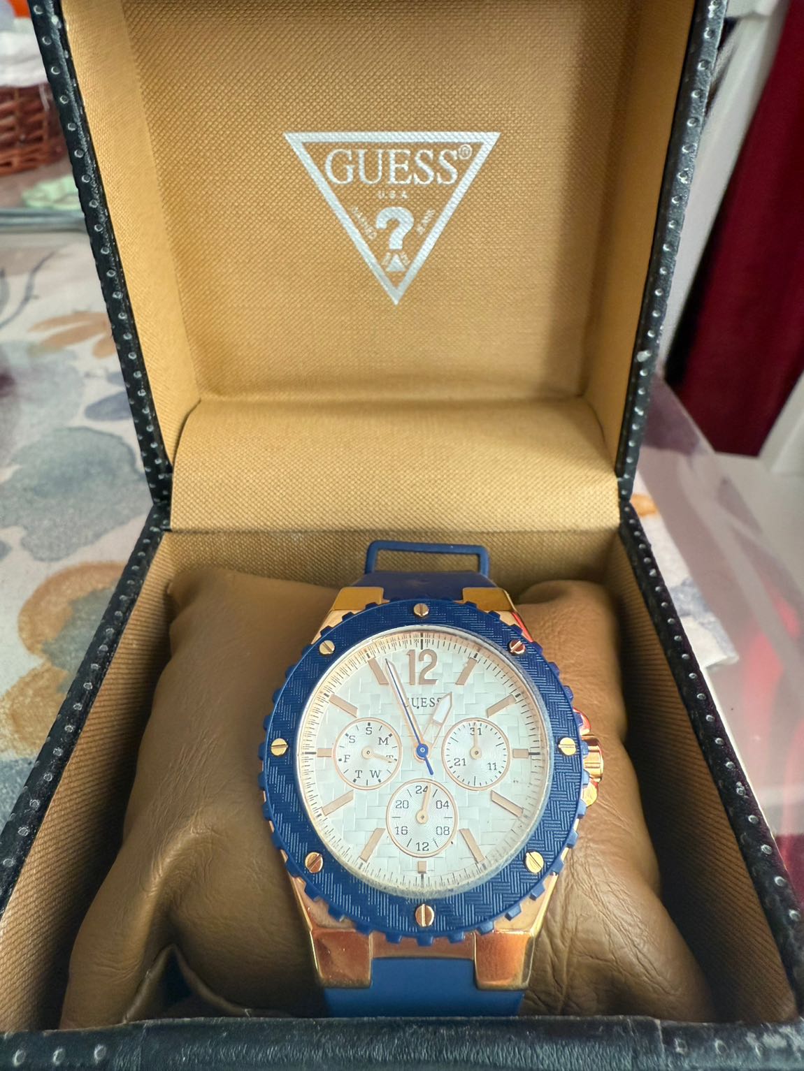 Guess saat — görsel 2/6