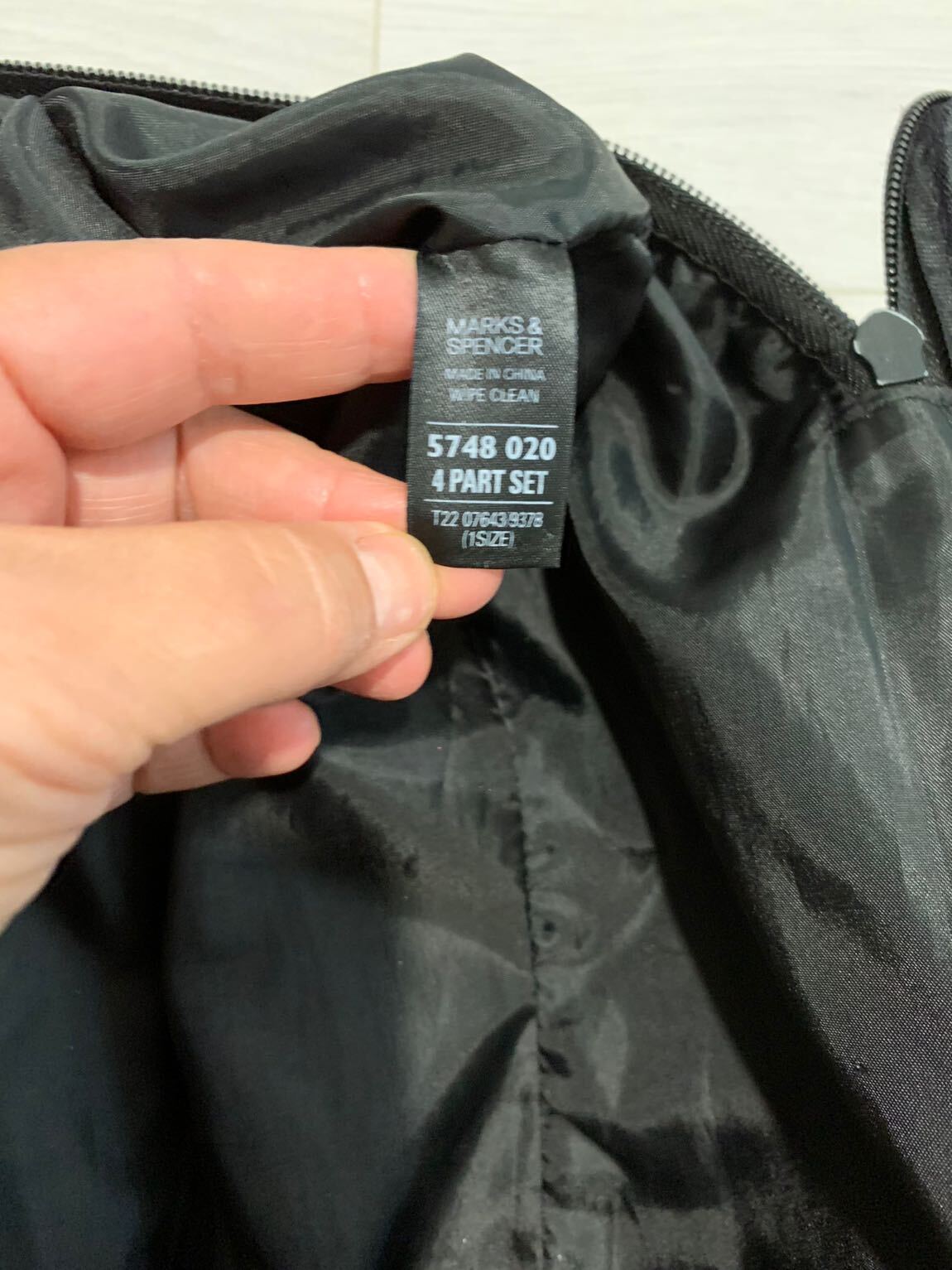 M&S Çizgili Makyaj Çantası — görsel 6/18