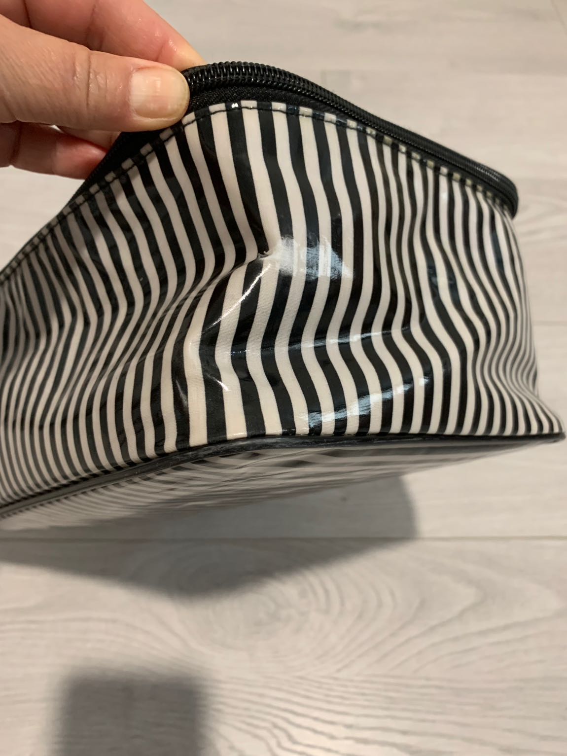 M&S Çizgili Makyaj Çantası — görsel 12/18
