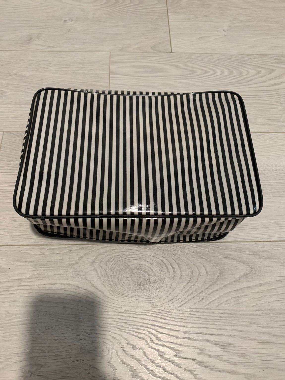 M&S Çizgili Makyaj Çantası — görsel 14/18