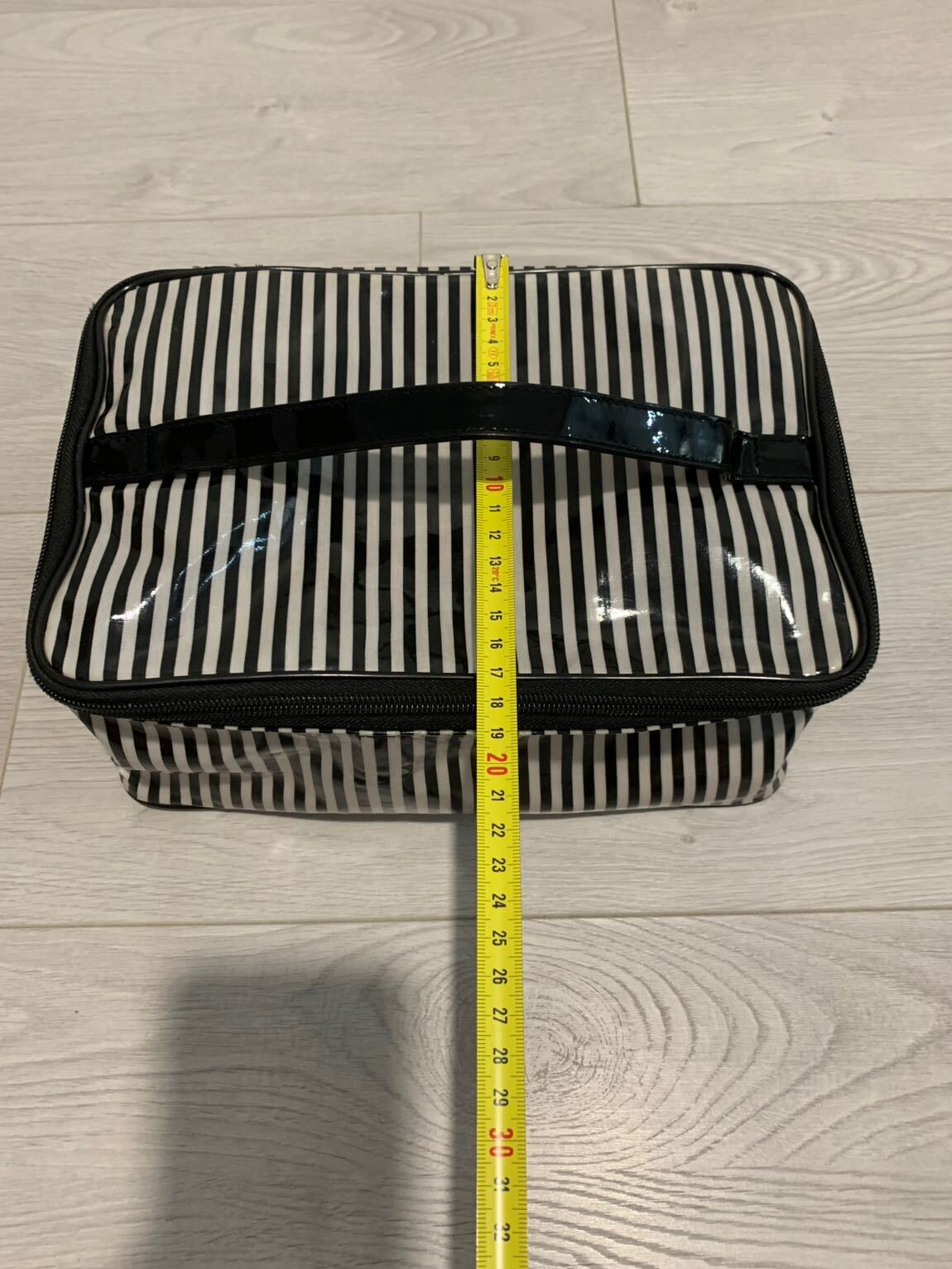 M&S Çizgili Makyaj Çantası — görsel 16/18