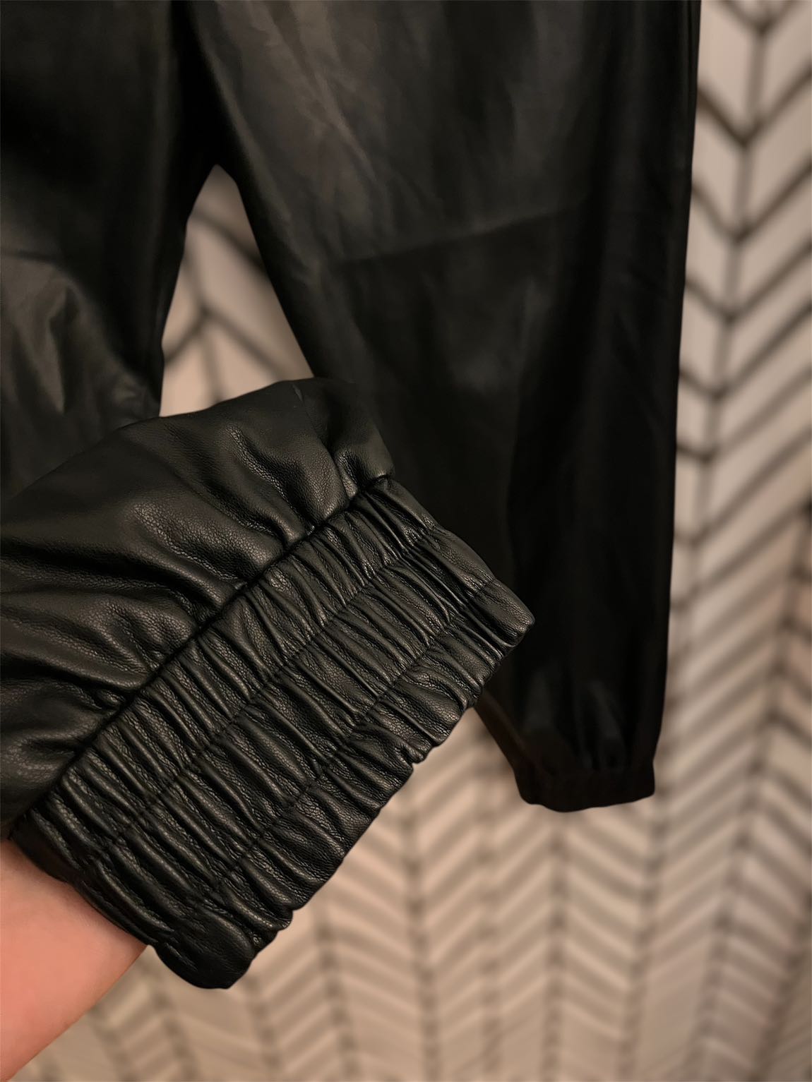 Batik Suni Deri Jogger Pantolon — görsel 3/7