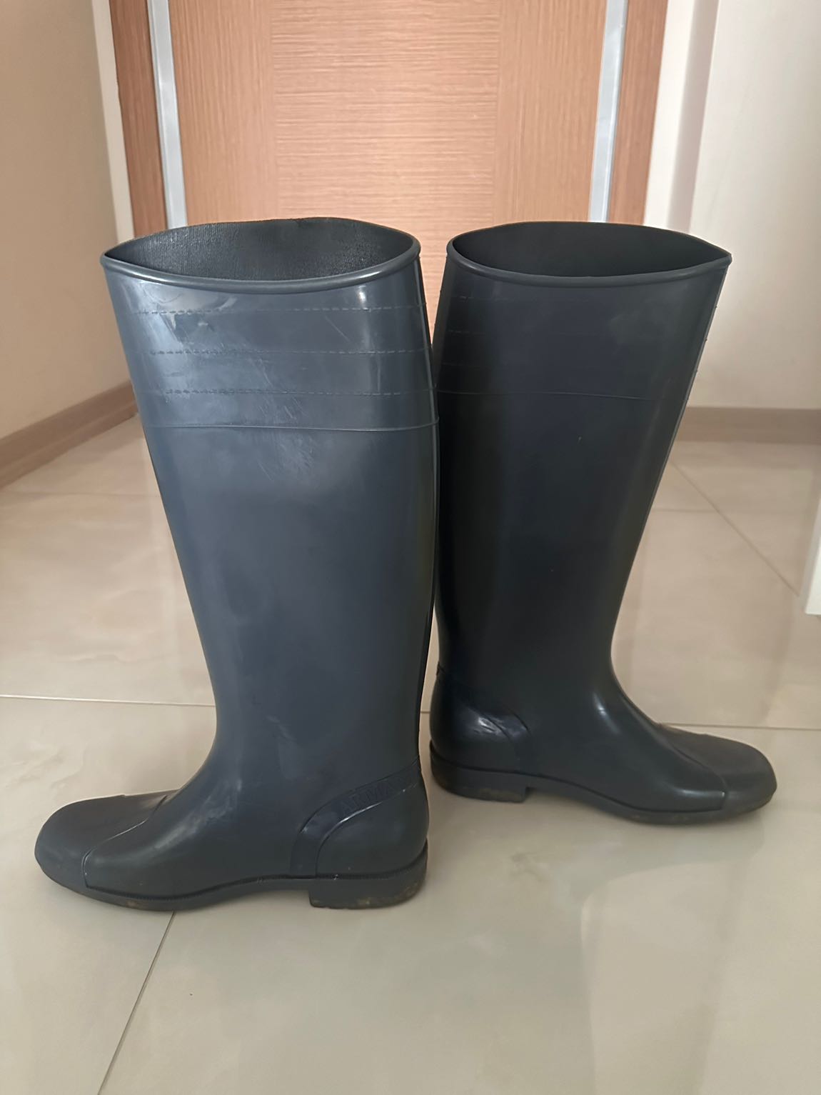 Armani yağmur çizmesi — görsel 5/5