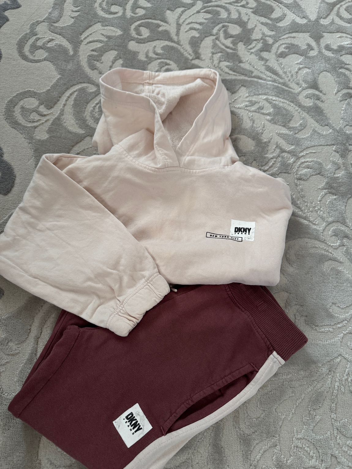 DKNY Pudra Kapüşonlu Üst & Bordo Eşofman — görsel 4/4
