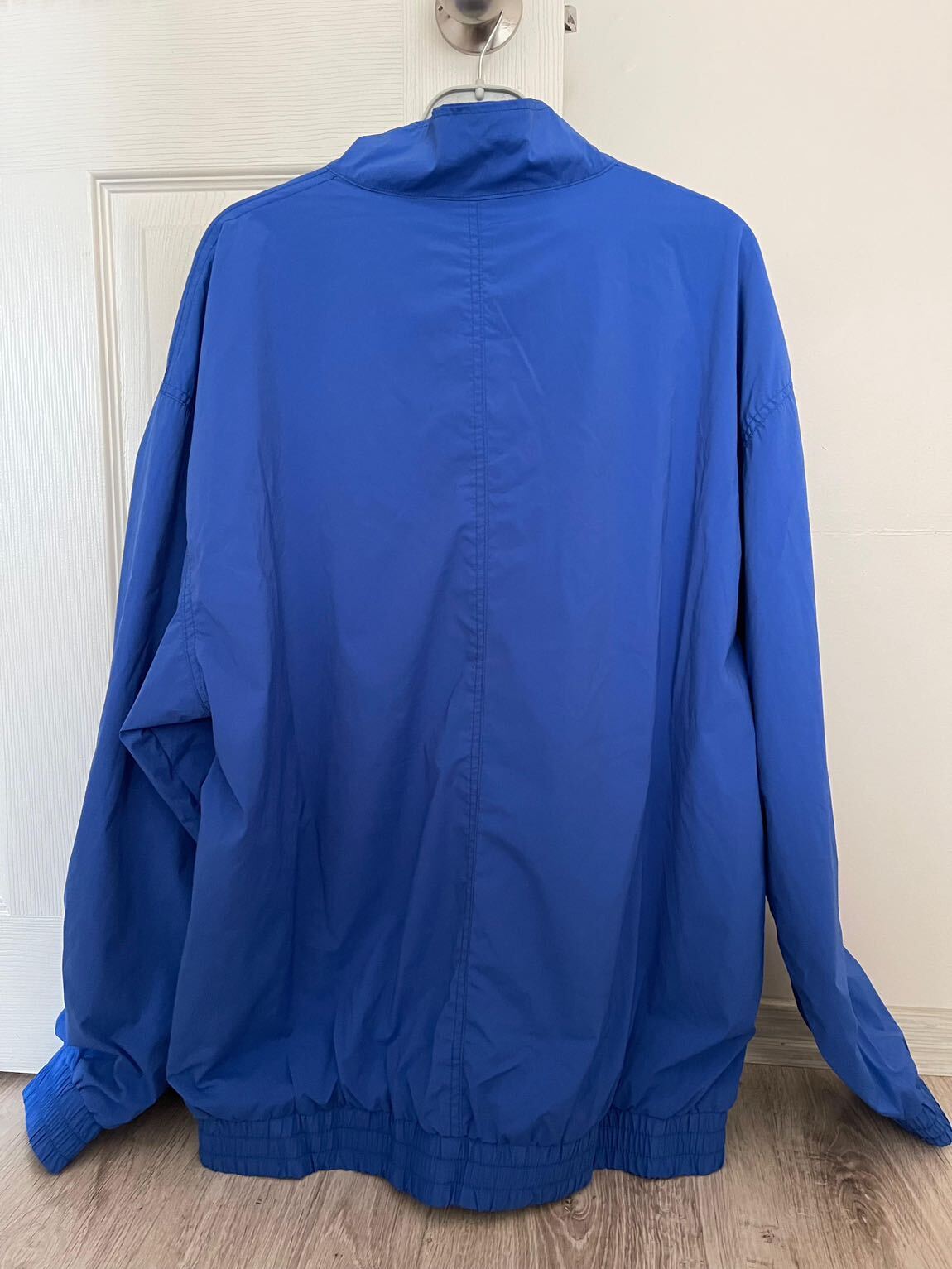Bershka erkek yağmurluk — görsel 2/4