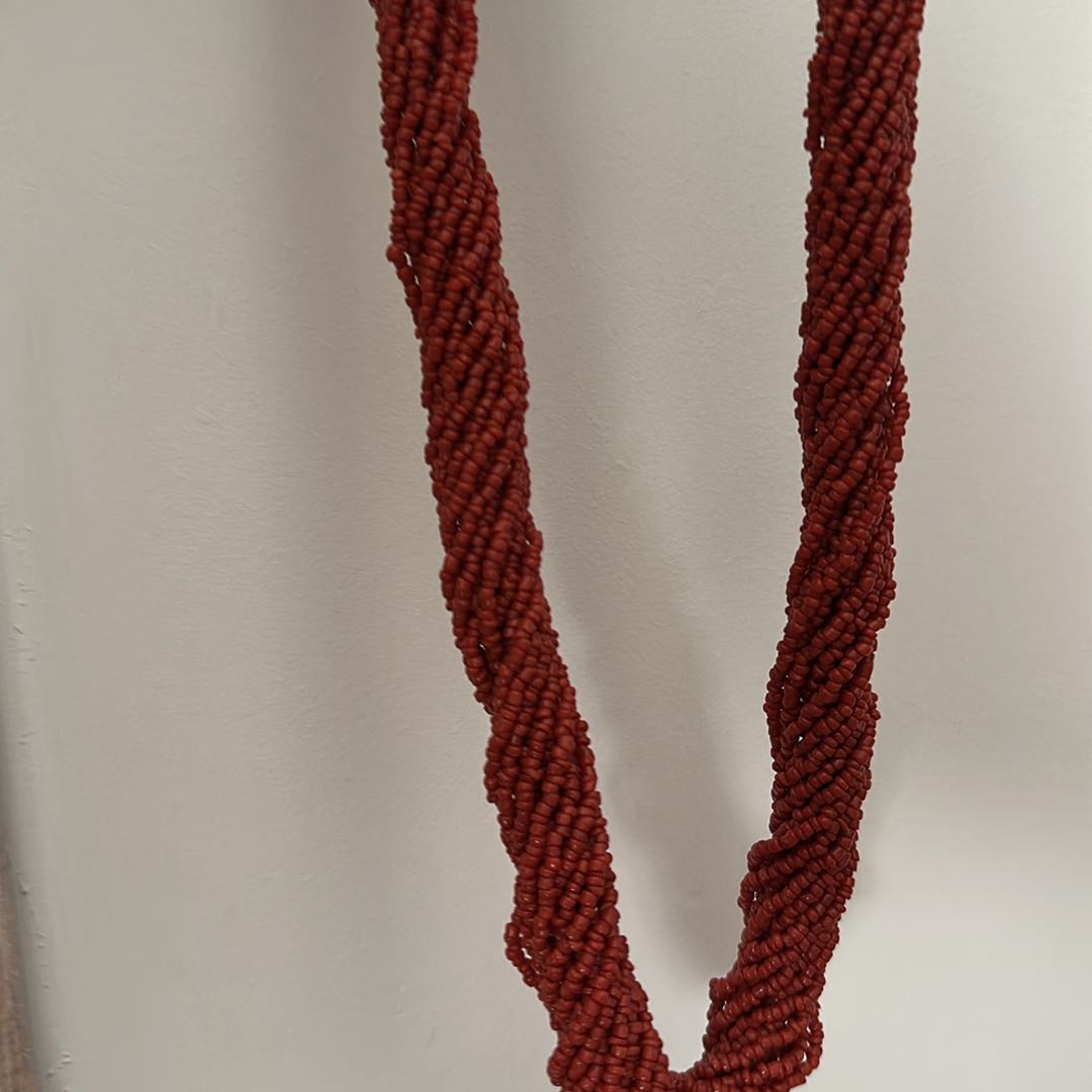 American Vintage Kırmızı Boncuklu Kolye — görsel 5/8