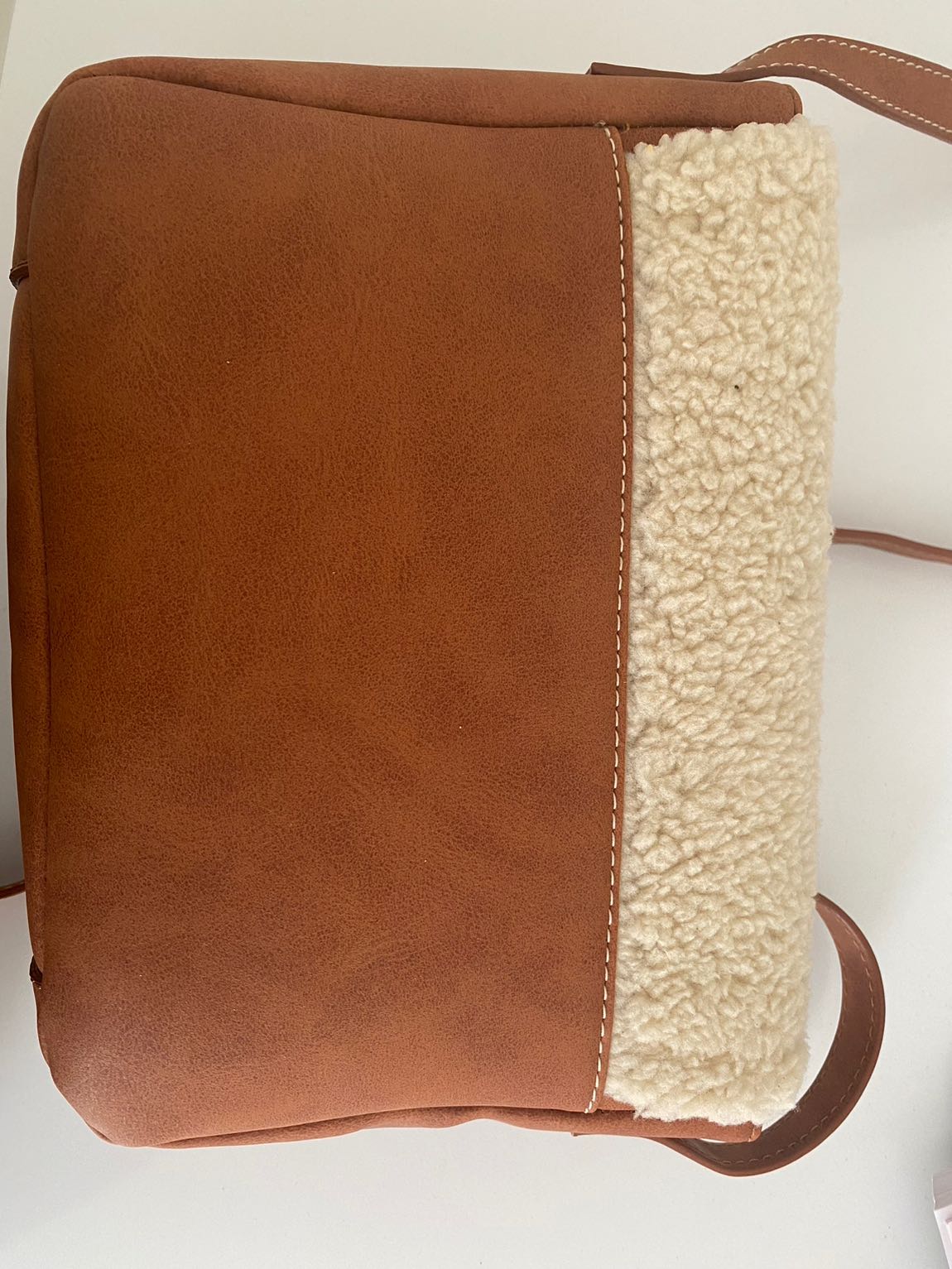Ugg Peluş Omuz Çantası — görsel 3/5