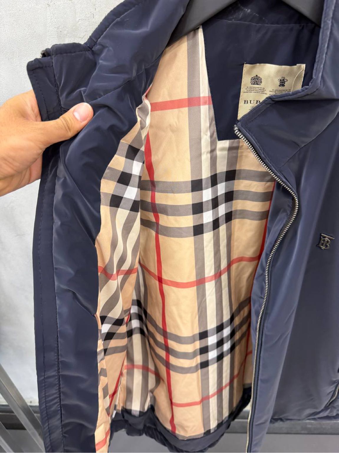 Burberry yelek — görsel 2/3