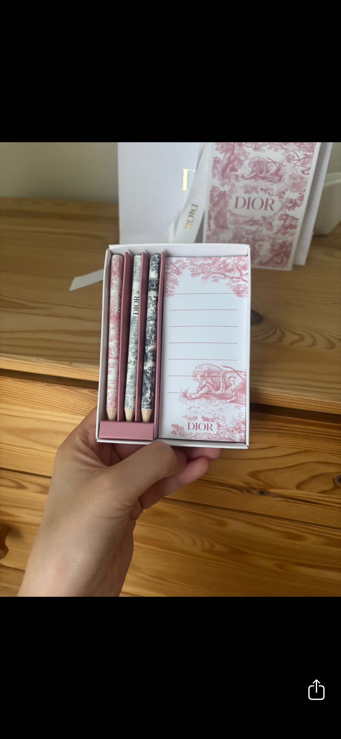Dior notebook — görsel 5/6