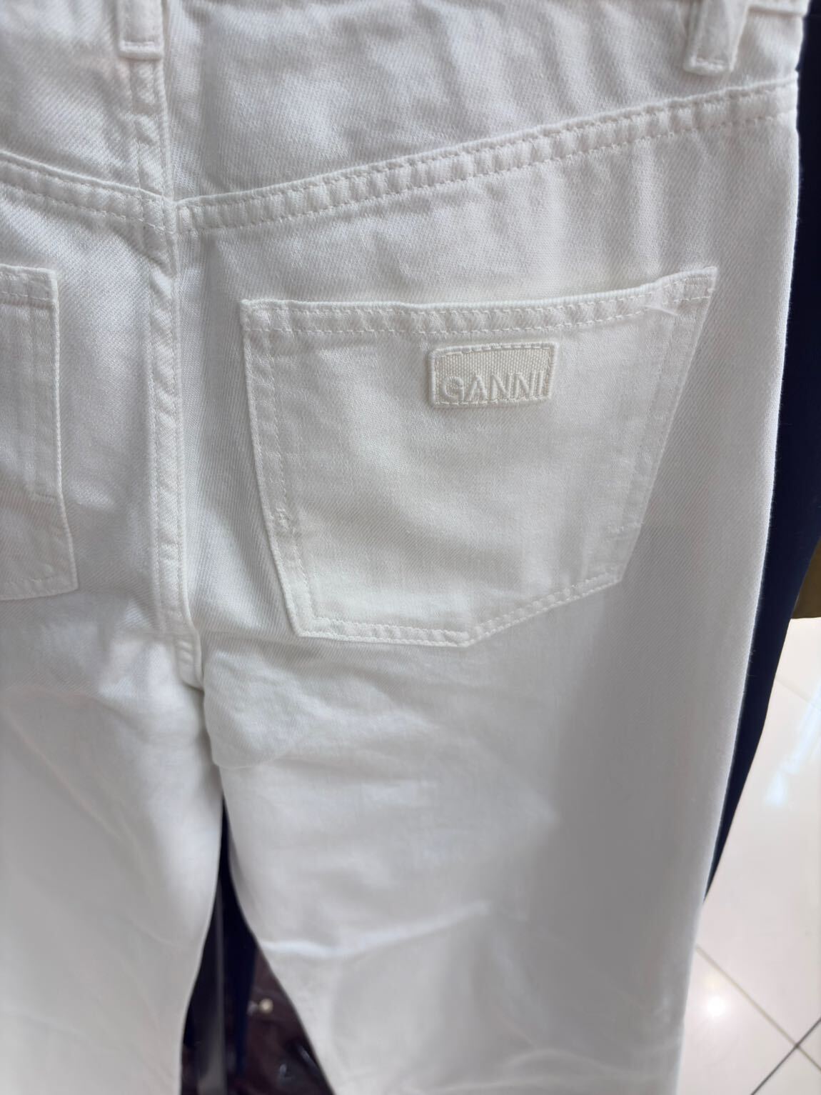 Beyaz Geniş Paça GANNI Jean Pantolon — görsel 3/5
