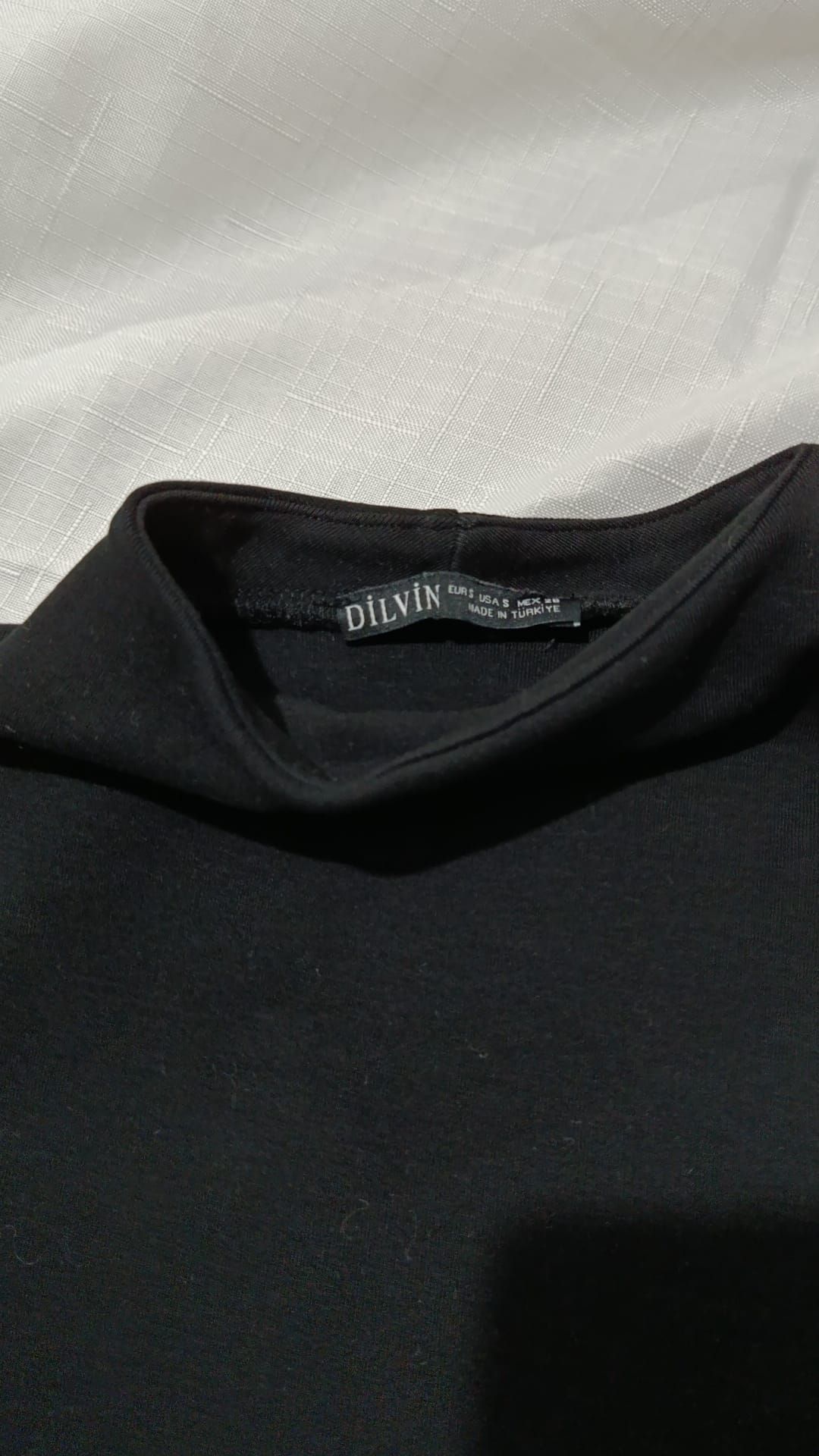 Dilvin Siyah Boğazlı Basic Bluz — görsel 3/3