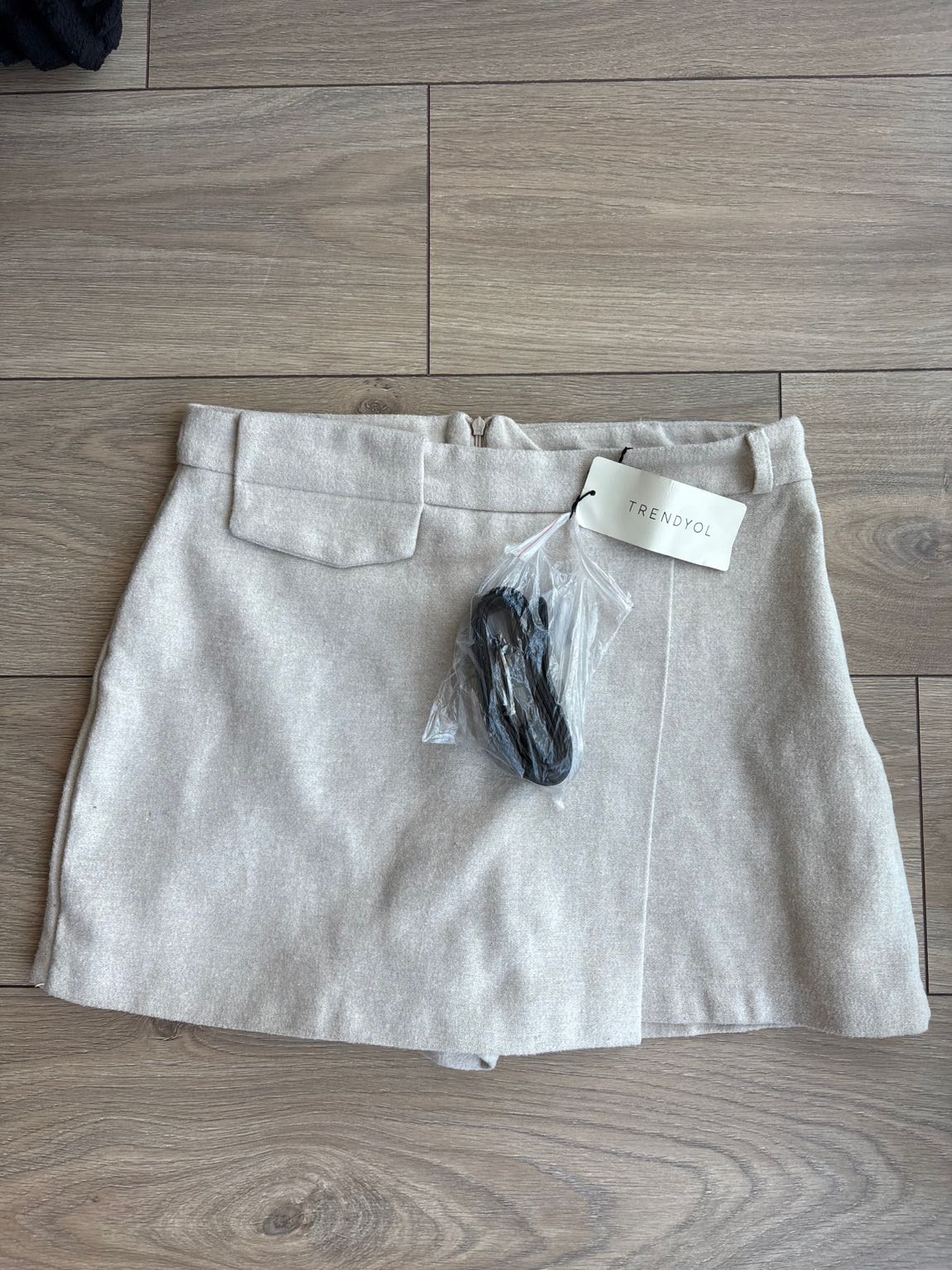 Krem Etek Şort — görsel 3/10
