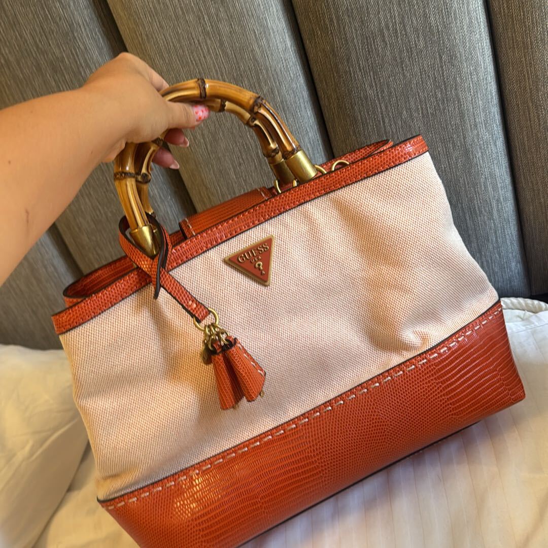 Guess Bambu Saplı El Çantası — görsel 4/7