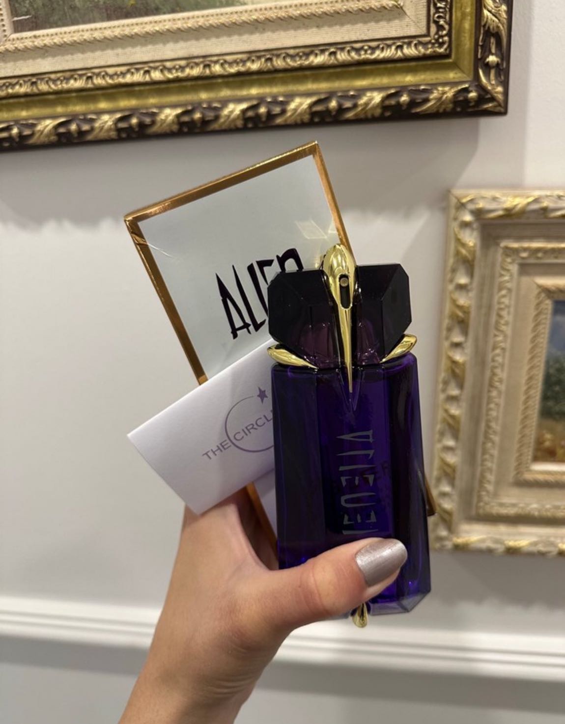 Mugler alien — görsel 5/8