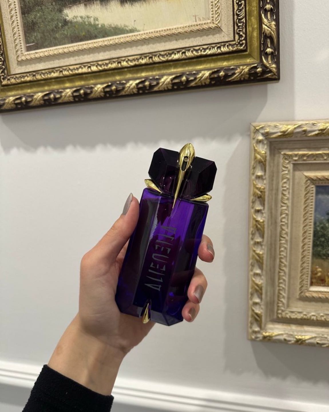 Mugler alien — görsel 8/8