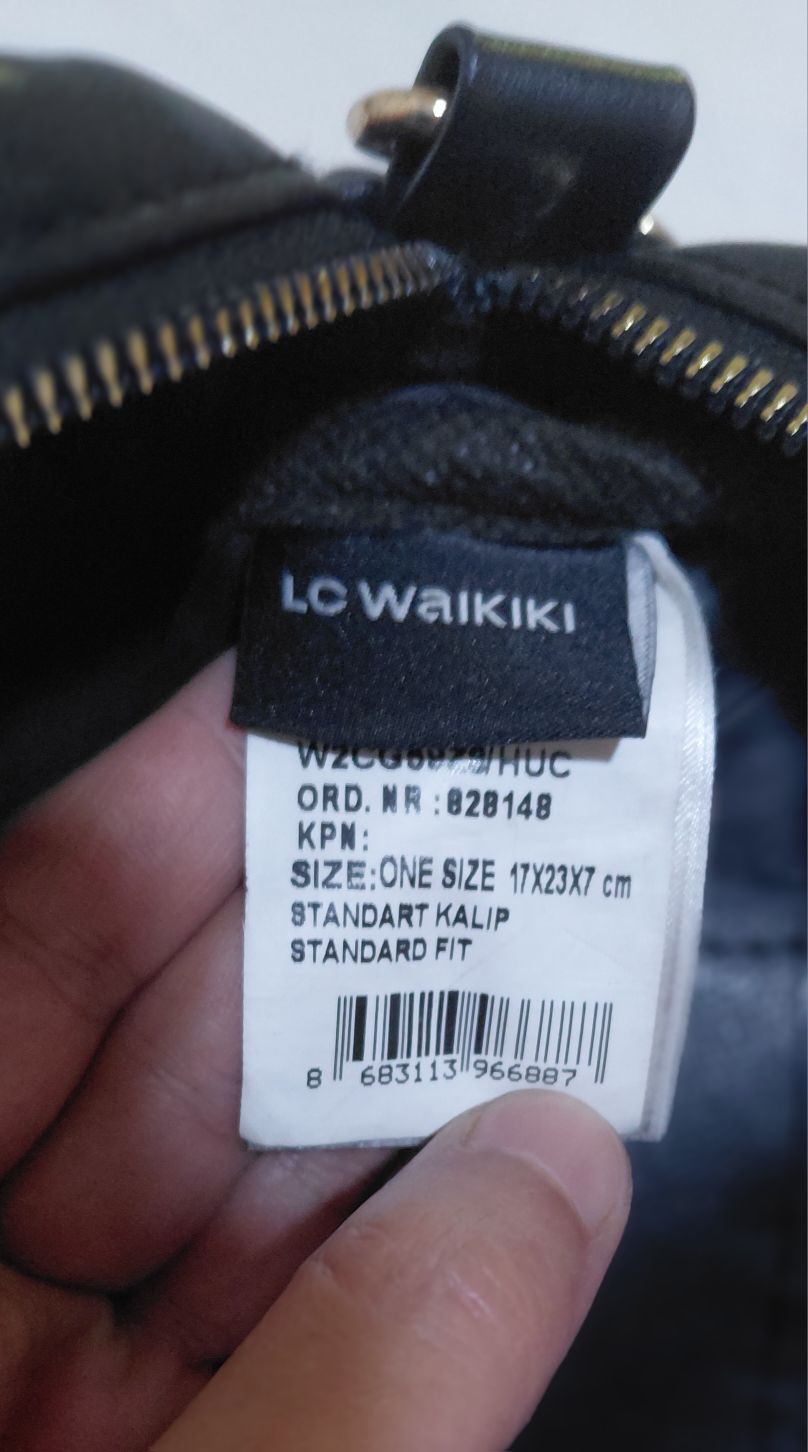 LC Waikiki Siyah Kapitone Çapraz Çanta — görsel 4/6