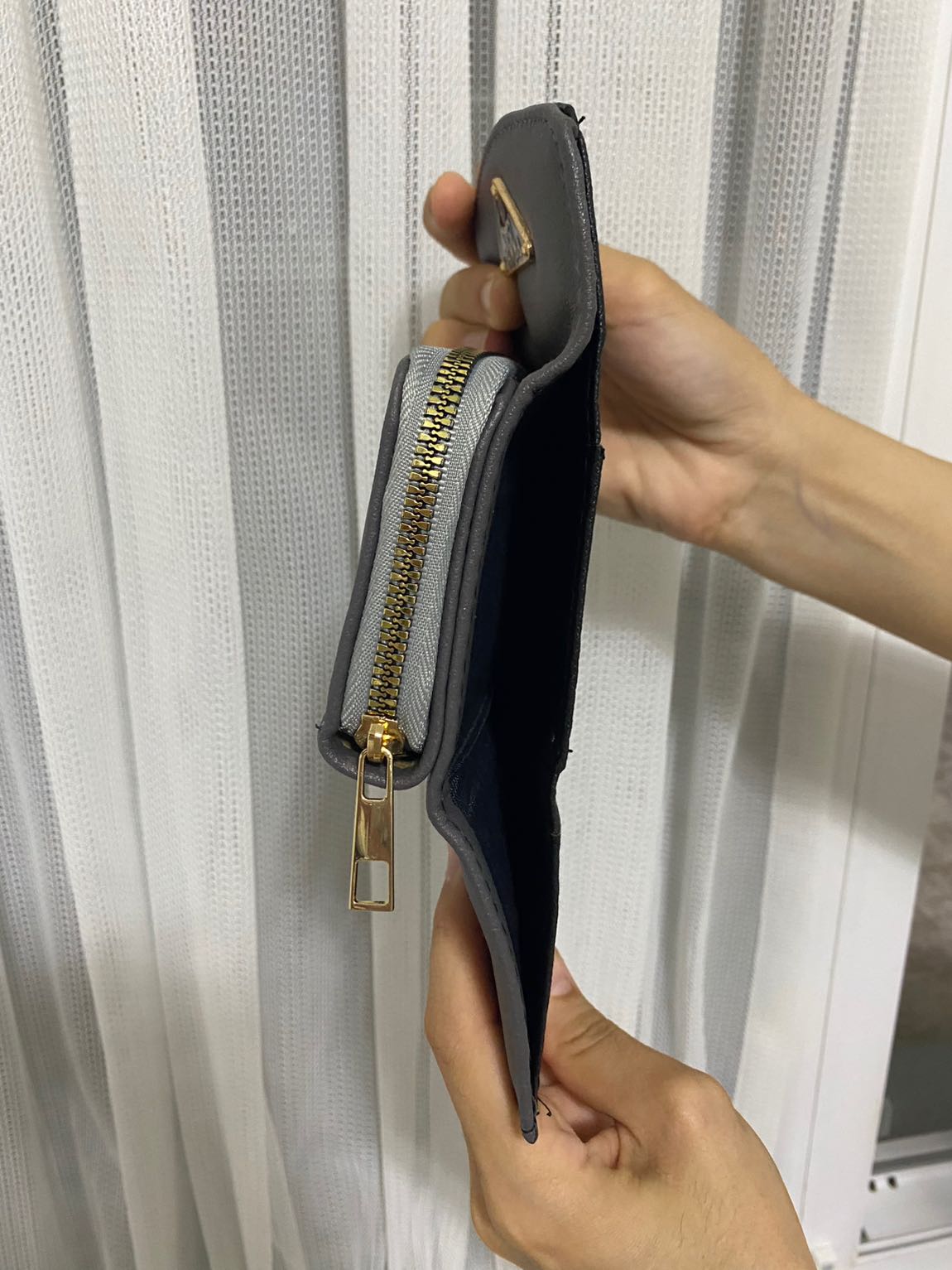 Prada Gri Cüzdan — görsel 3/4