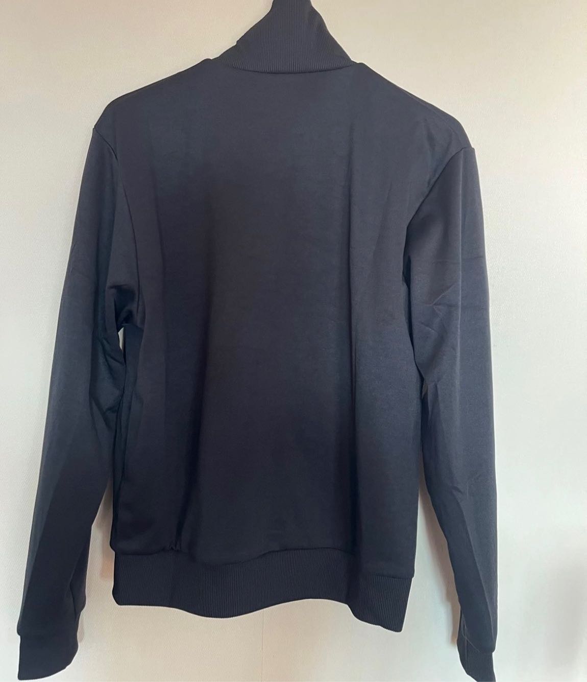 Siyah Fermuarlı Sweatshirt — görsel 2/4
