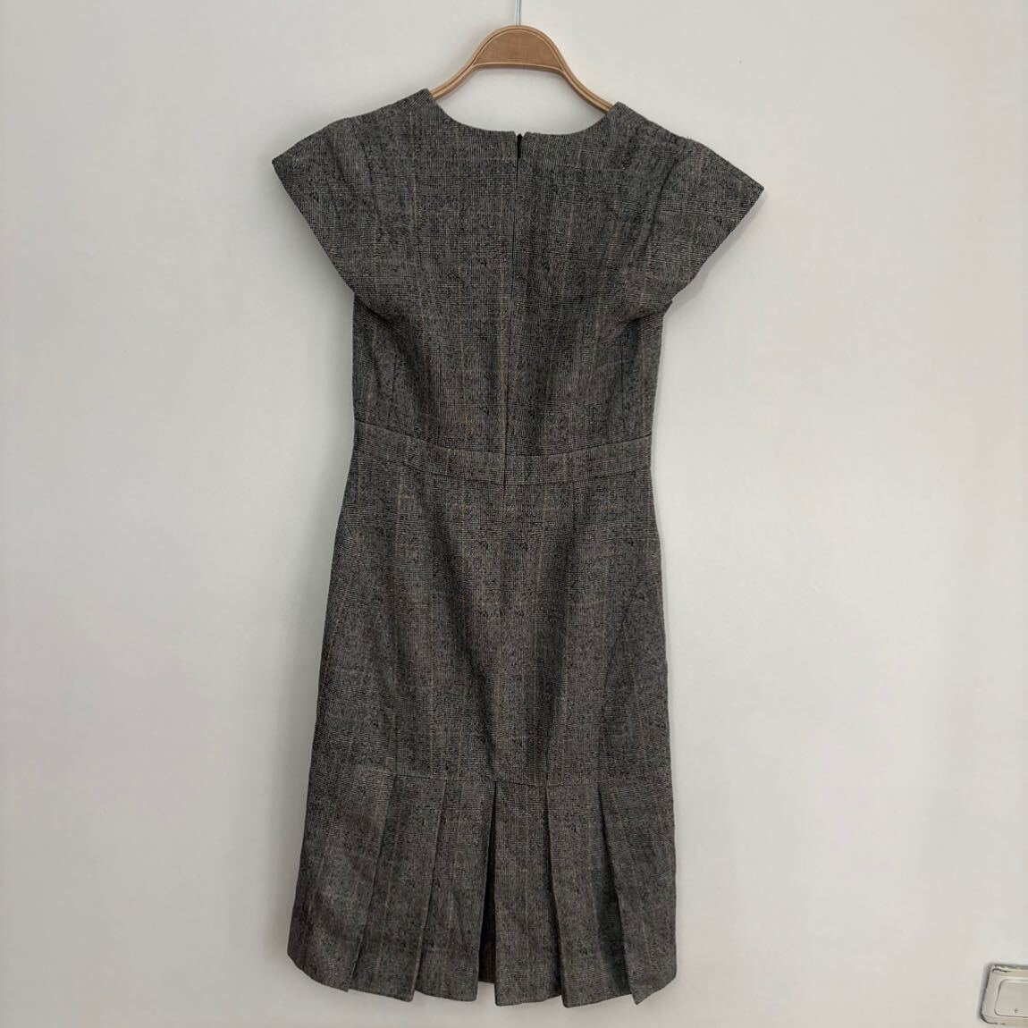 Alexander McQueen Gri Yün Elbise — görsel 2/6
