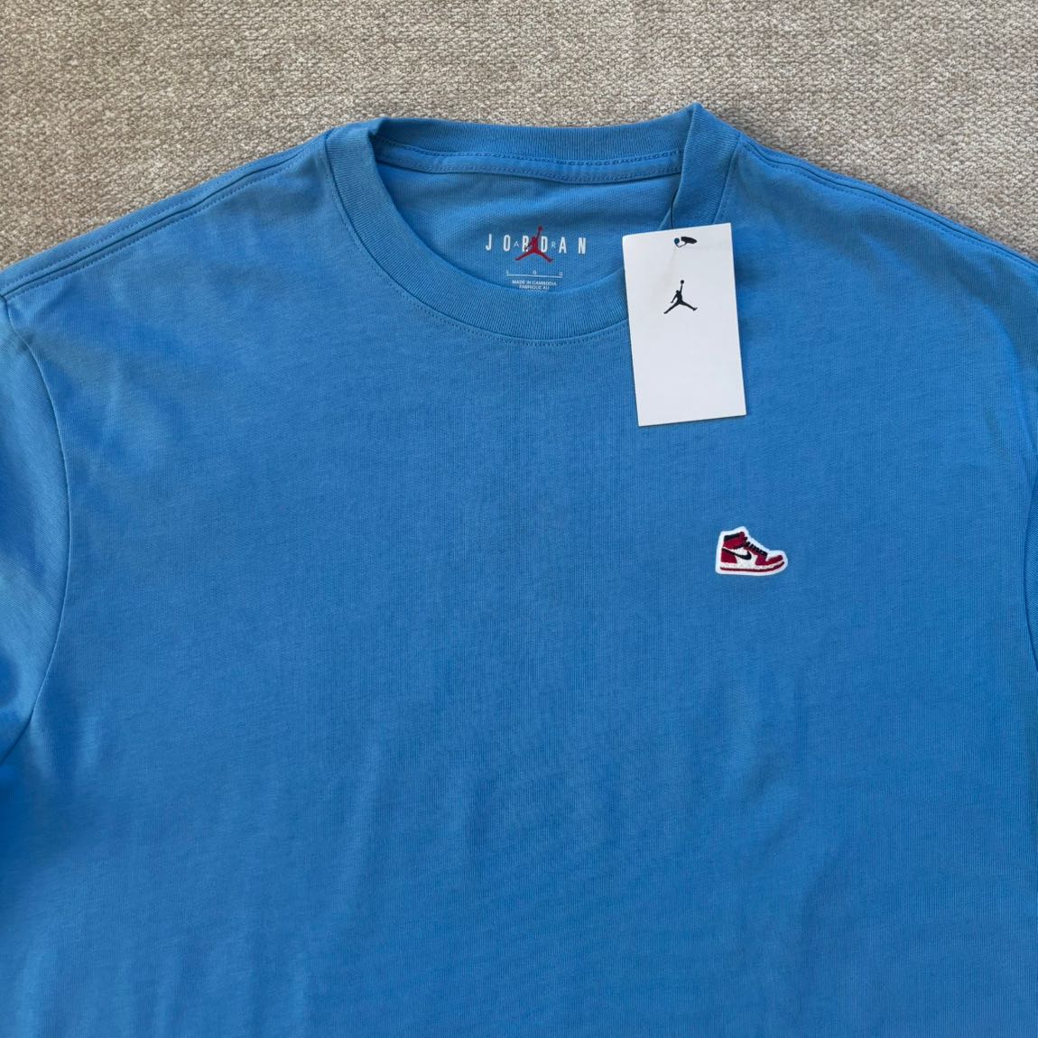 Nike Jordan Brand Sneaker Patch Tişört — görsel 3/6