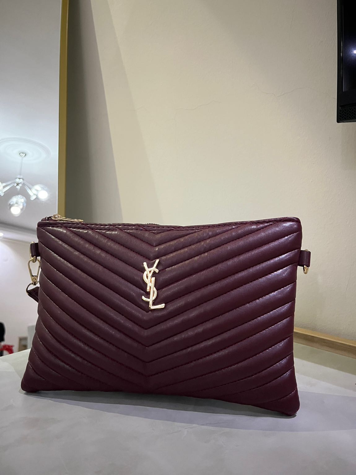 YSL clucth serisi — görsel 3/5