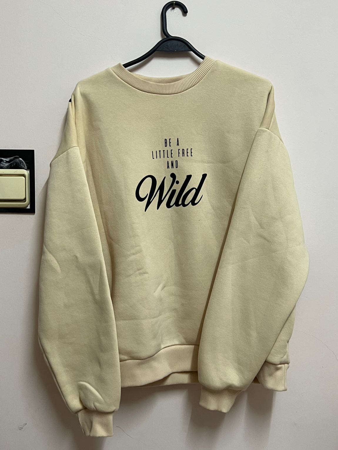Sarı Kaplan Desenli Sweatshirt — görsel 2/3