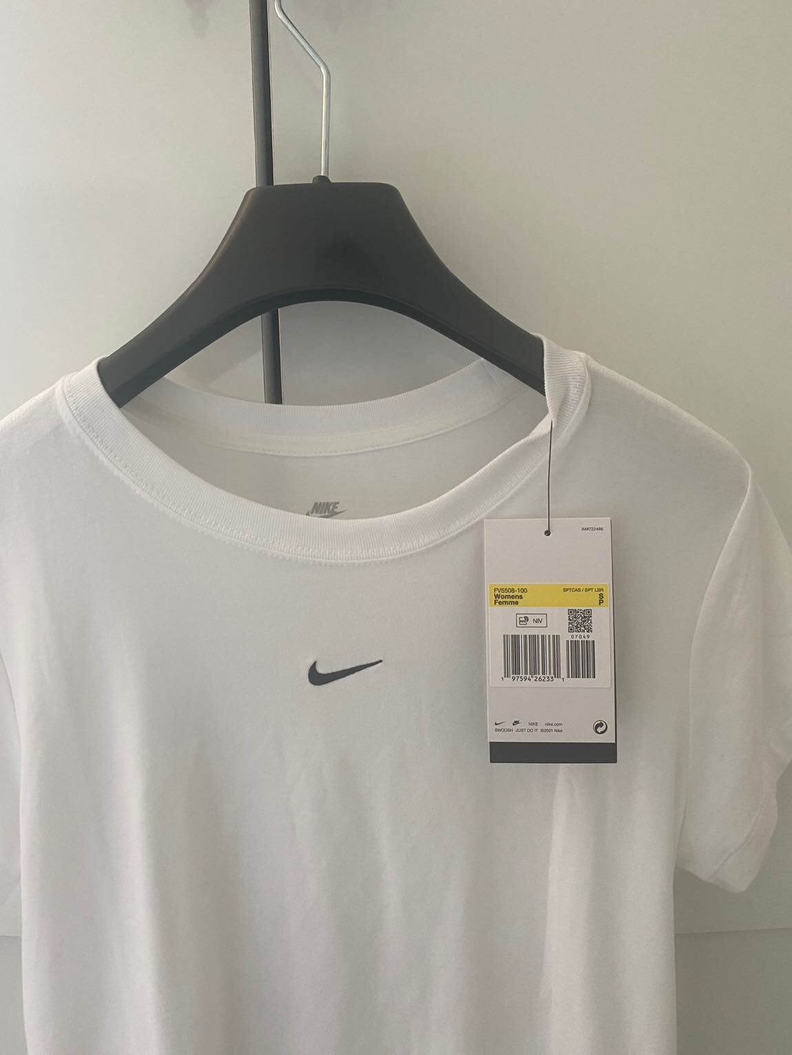 Beyaz Nike Spor Tişört — görsel 2/3