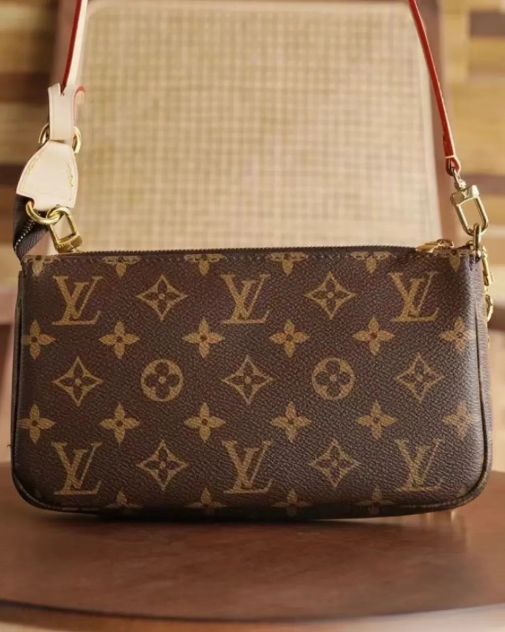 Louis Vuitton Pochette Accessories — görsel 4/10