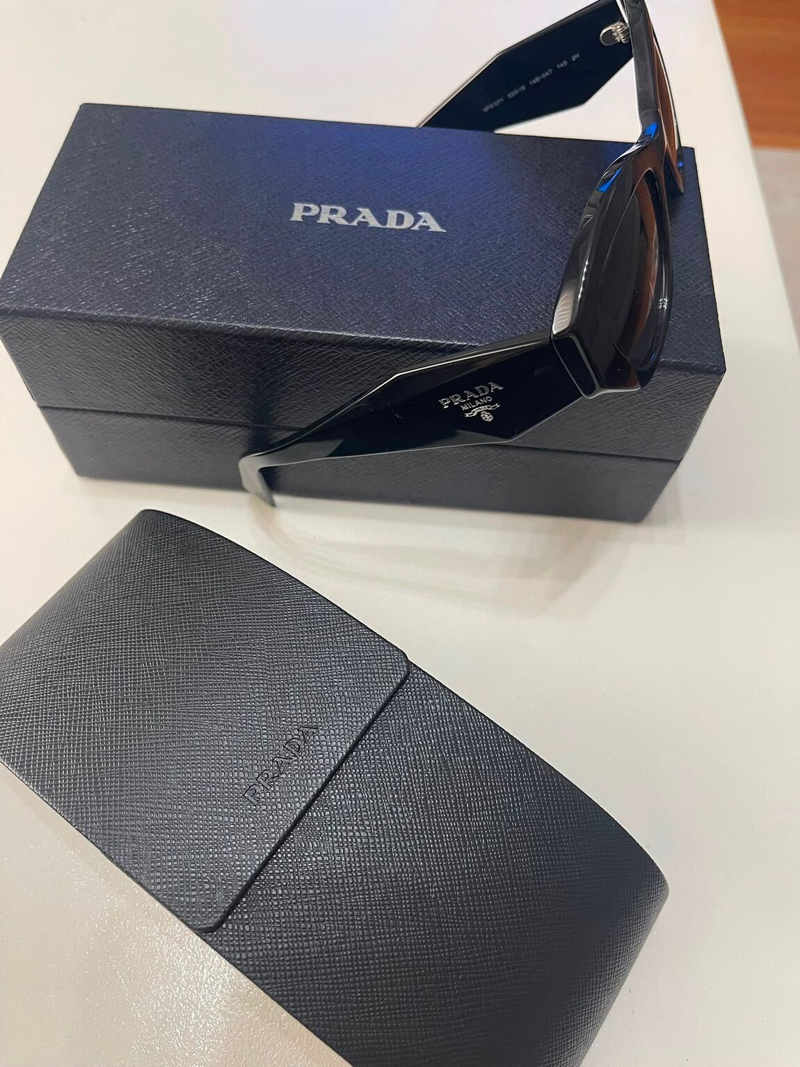 Prada Siyah Güneş Gözlüğü — görsel 3/5