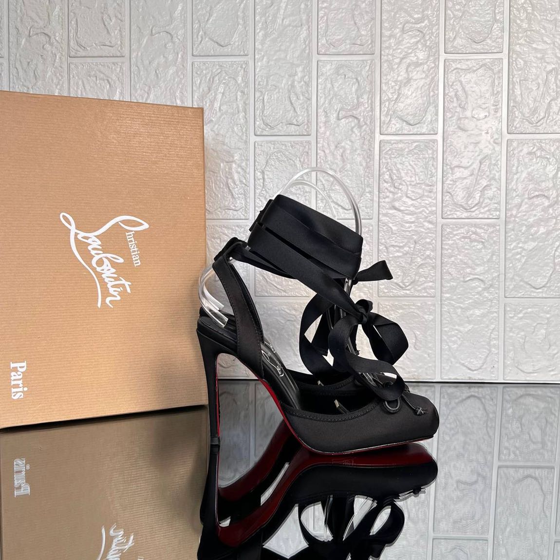 Christian louboutin — görsel 2/6